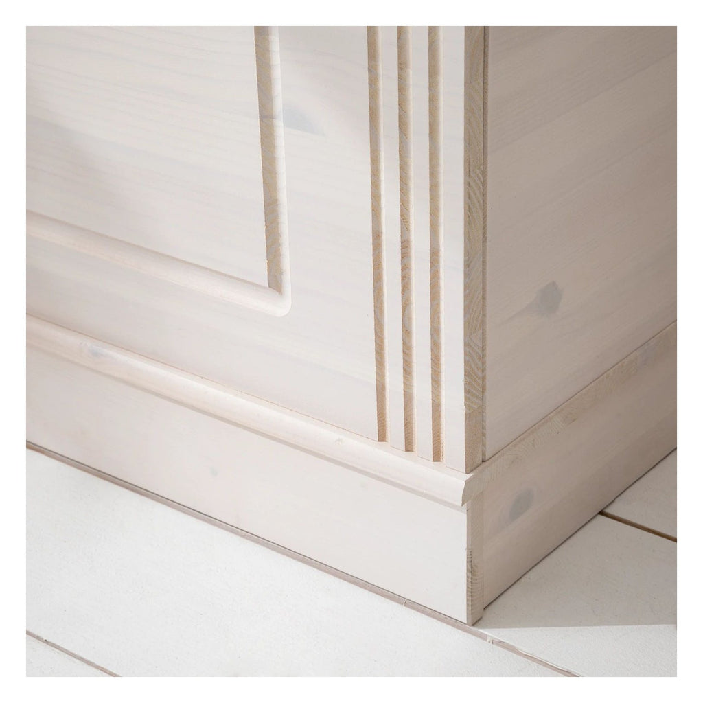 Anita Chest, view 10