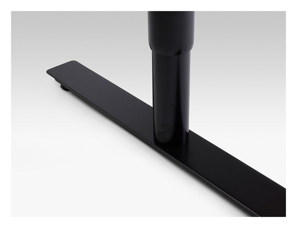 Apex Runda Height Adjustable Desk, in an office