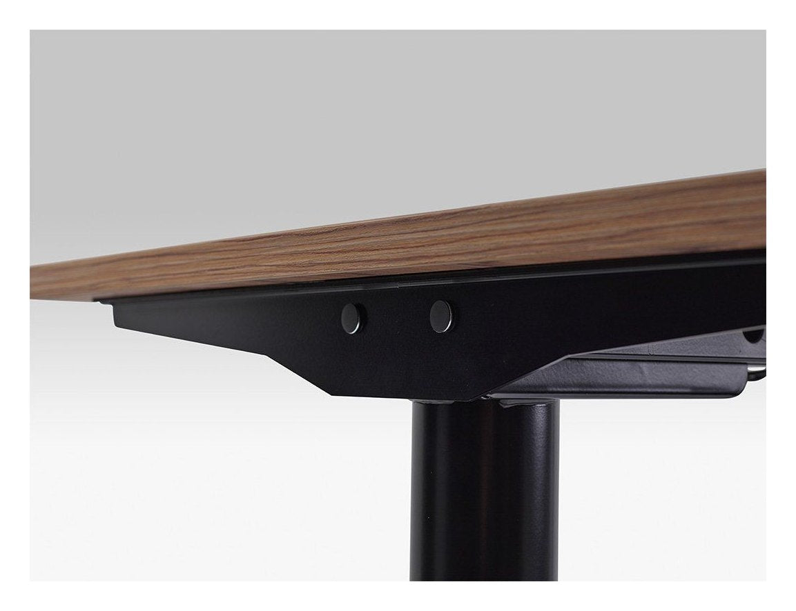 Apex Runda Height Adjustable Desk, in an office