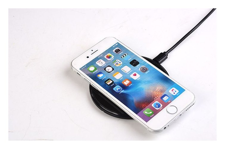 Arlo Wireless Desk Charger