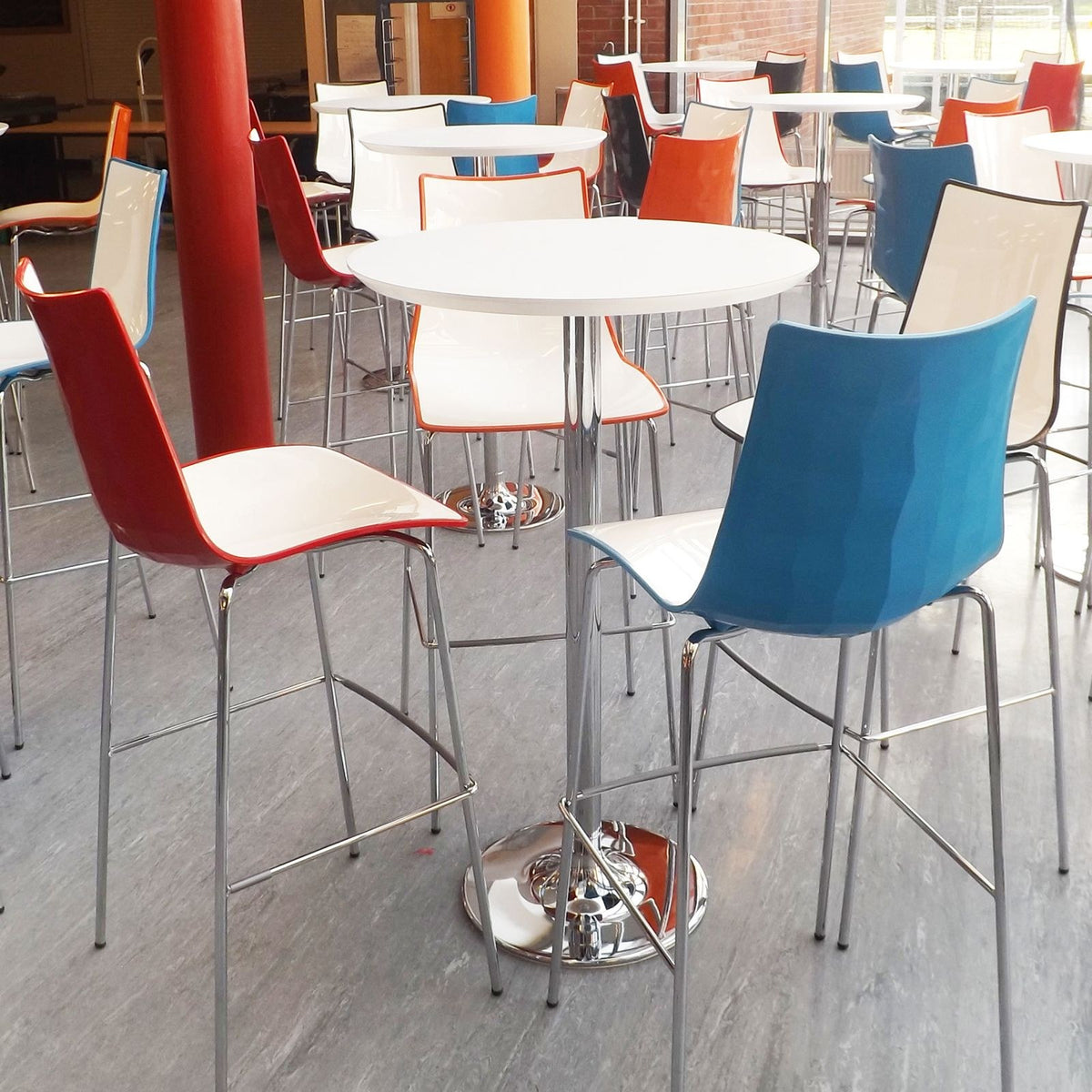 Bravo Pisa Poseur Table