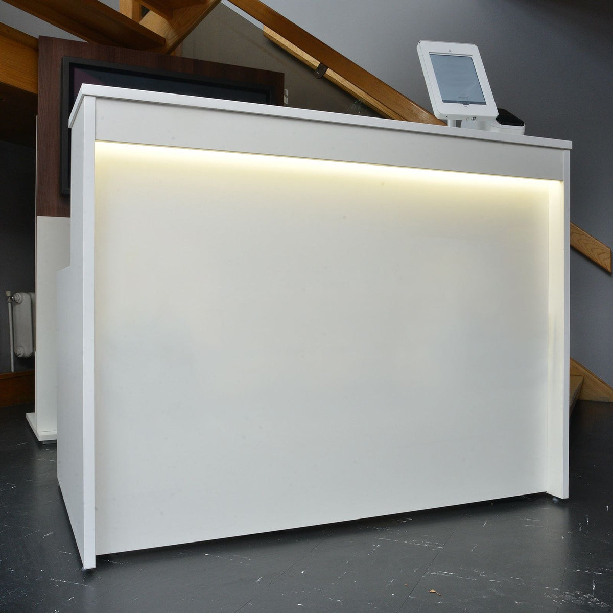 Bravo Welcome Reception Desk