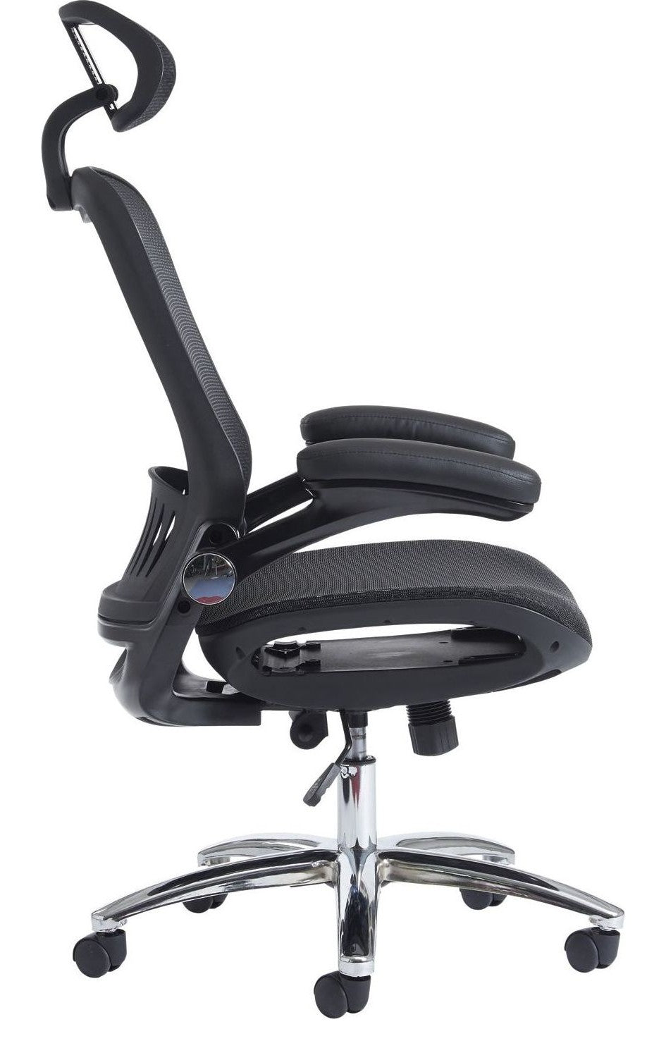 Curva Mesh Executive Chair in black from the side