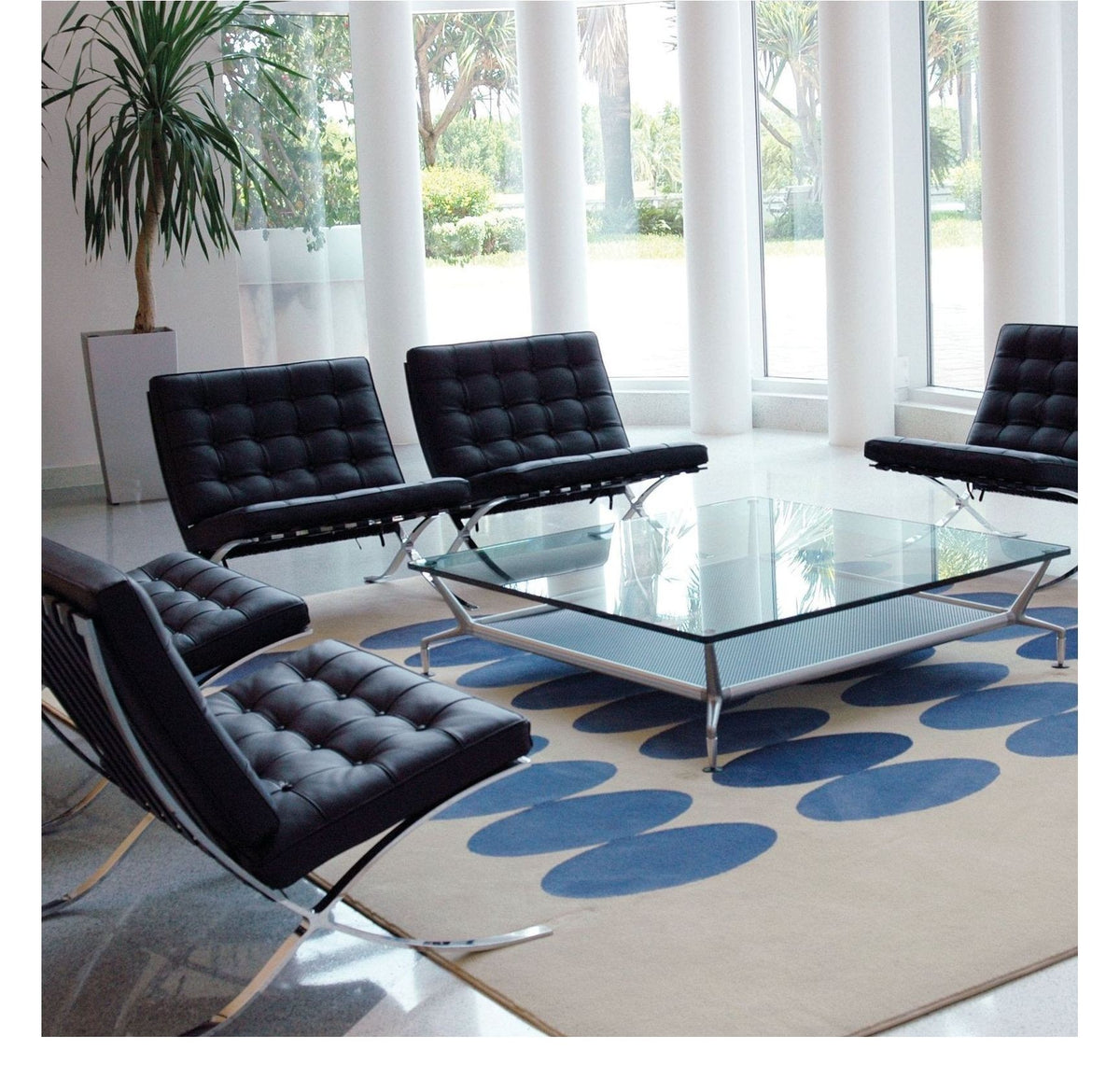Valencia Leather Reception Chair in black, one seater, view 2