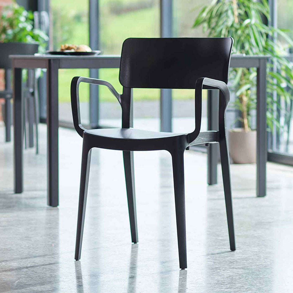 Vivo Armchair