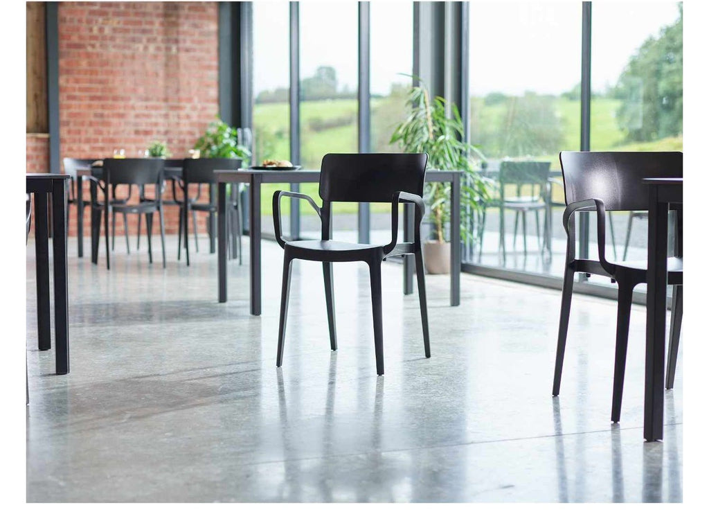 Vivo Armchair