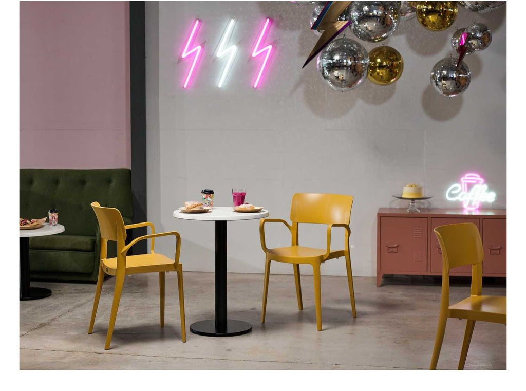 Vivo Armchair