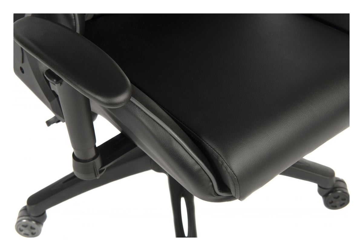 Yokohama Gaming Chair in black, view 4